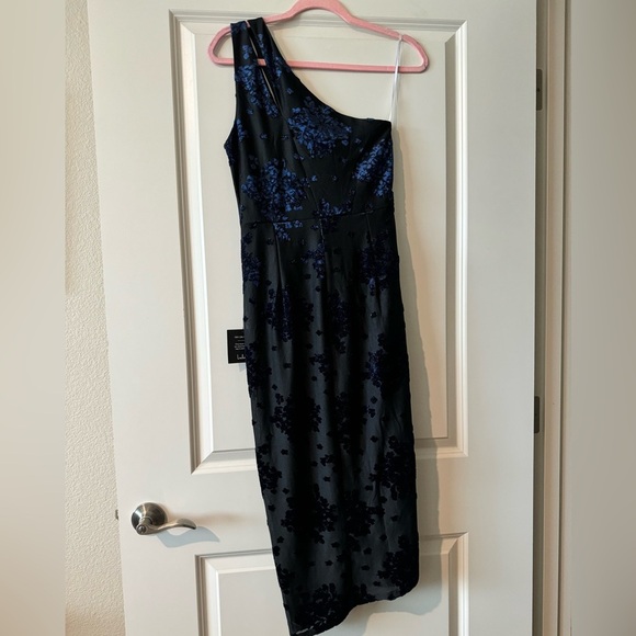 NEW Lulus Drinks at Dusk One Shoulder Navy Floral Velvet Dress Size Small NWT - Picture 5 of 7
